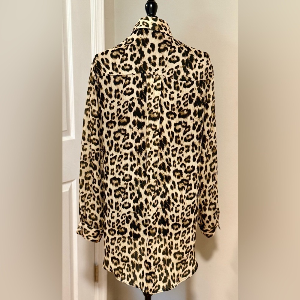 Gently Worn Zara Basic Leopard Print Button-Up Shirt - Picture 2 of 3